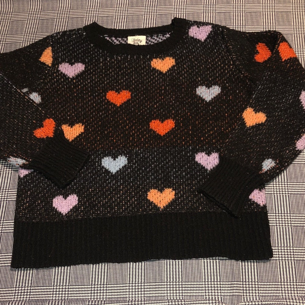Jolie Heart-Print Black Crewneck Sweater